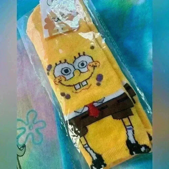 🧽 3-pc bundle: SpongeBob & Friends tie-dye Sweatshirt, glasses, and ankle socks - Picture 3 of 4